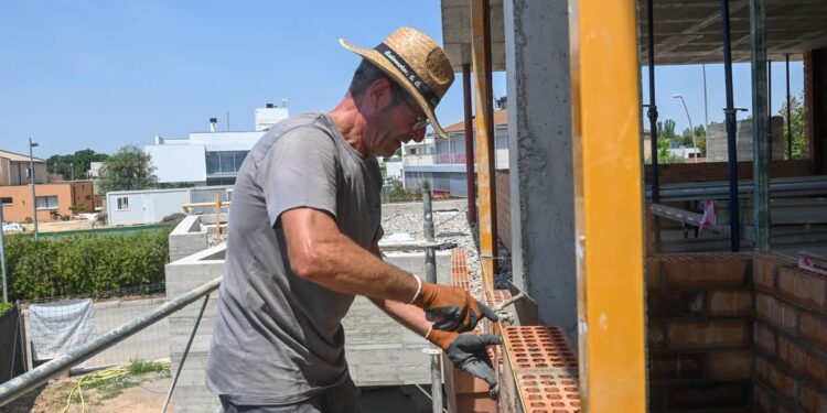 La edad para jubilarse parcialmente baja a los 62 años desde este martes