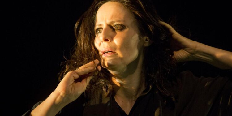 Malas, víctimas, castigadas: ¿Y si las diosas contasen su propia historia? Un libro narra los mitos griegos con la voz de las protagonistas