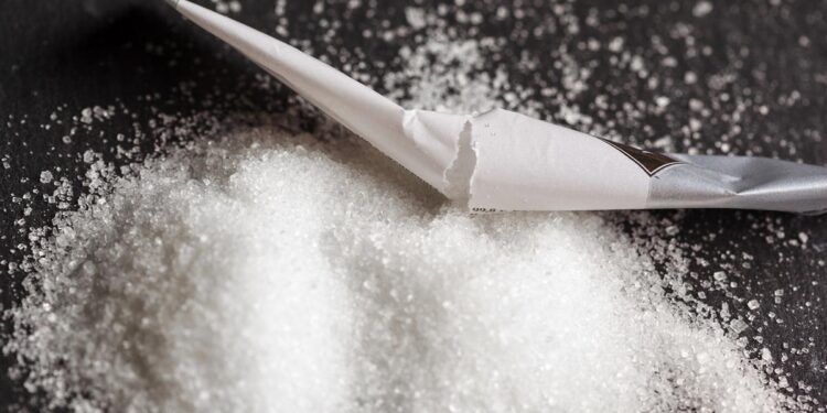 Más caro que el oro y generalizado gracias a los abstemios: cinco cosas que no sabías sobre el azúcar que tomas a diario