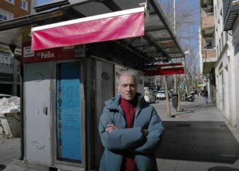Félix Díaz, ‘el penúltimo quiosquero’: ‘Desde el quiosco he visto pasar la vida de los demás’