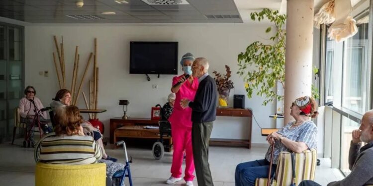 Cada día fallecen en España 94 personas dependientes sin haber llegado a recibir prestaciones o servicios, una cada 15 minutos