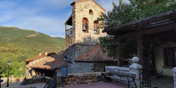 Viaja a Japón sin salir de la capital: el municipio madrileño que se convierte en la Osaka española en primavera