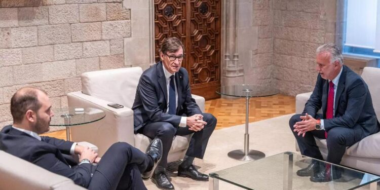 Gobierno y Generalitat de Cataluña pactan más inversiones, ‘mossos’ y jueces para impulsar la ‘cogobernanza’