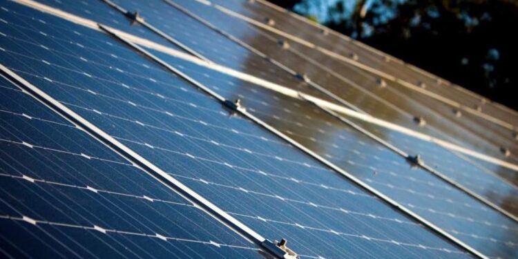 Bruselas considera ilegal el laudo que obligaba a España a pagar a Antin por el recorte de las renovables en 2013