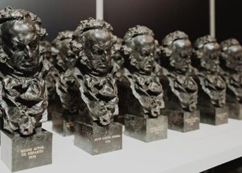 Los Goya dividen el corazón gallego con el cáncer de mama y las pateras