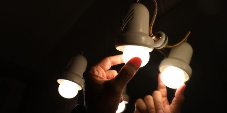 Leve descenso en la factura de la luz: últimas actualizaciones hoy, 4 de marzo