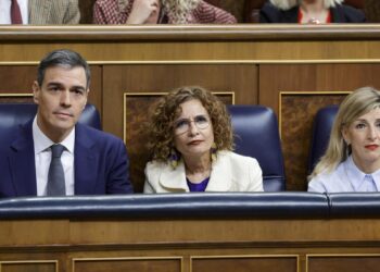 Montero defiende ante Díaz la tributación del SMI en pleno choque dentro del Gobierno