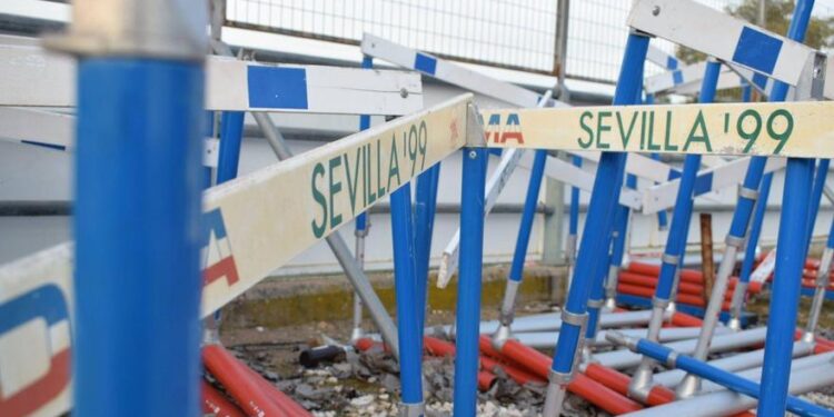 La fábrica de los futuros atletas de Sevilla se cae a pedazos: ‘Por la noche no se ve nada y el gimnasio parece de los 80’