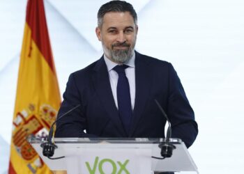 Vox crece con sus ataques al PP: Abascal intensifica su choque con Feijóo aprovechando la estela trumpista