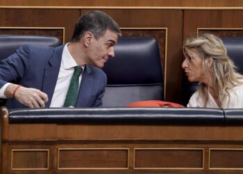 Sánchez da oxígeno a Díaz como muleta desde el ‘nuevo laborismo’: SMI, becarios y más control sindical en las empresas