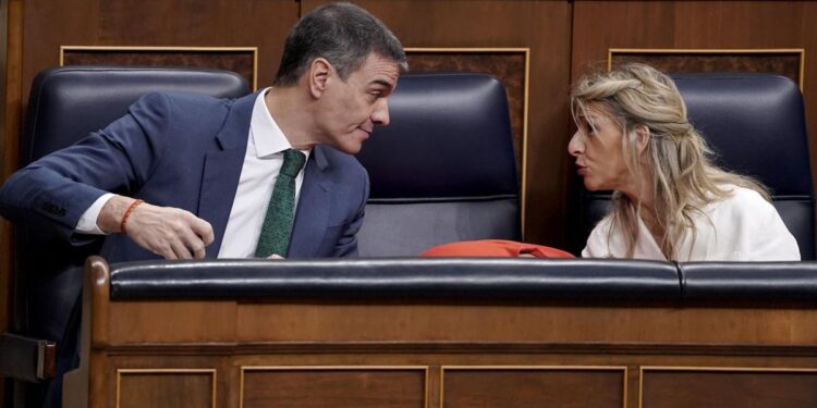 Sánchez da oxígeno a Díaz como muleta desde el ‘nuevo laborismo’: SMI, becarios y más control sindical en las empresas