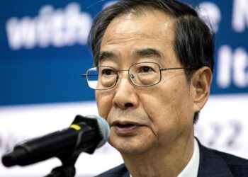 La justicia de Corea del Sur anula el cese de Han Duck-soo y le restituye como presidente interino