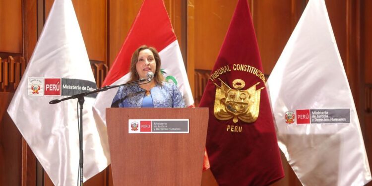 Boluarte no dimite pese a las investigaciones judiciales que afectan a su hermano