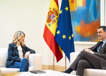 Sánchez garantiza a Díaz que no habrá recortes sociales por el aumento del gasto militar al 2% del PIB