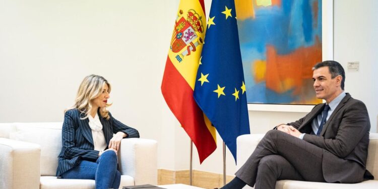 Sánchez garantiza a Díaz que no habrá recortes sociales por el aumento del gasto militar al 2% del PIB