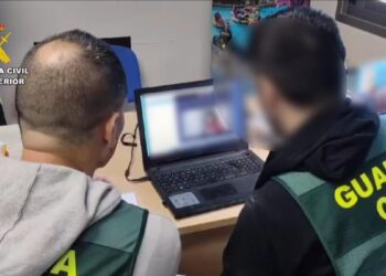 Pedófilos al acecho en internet: ojo con los chats nocturnos de los adolescentes