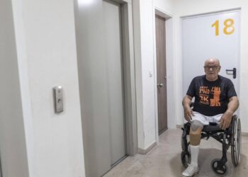 La ley de dependencia y discapacidad amplía las situaciones en que será obligatorio que las comunidades de vecinos instalen ascensores o rampas