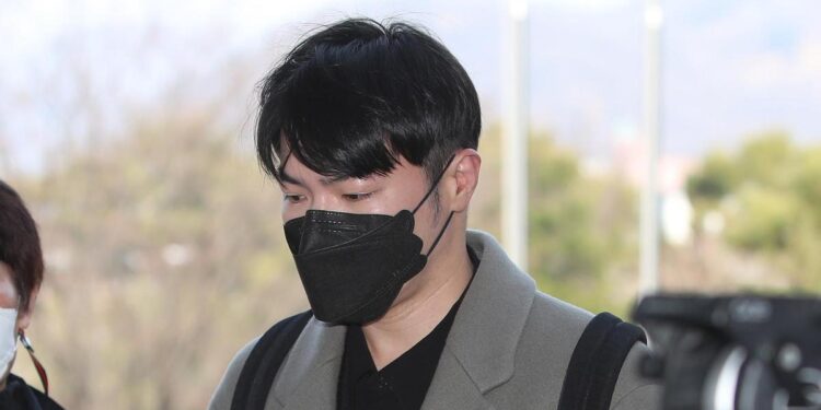 Hallan muerto al cantante de k-pop Wheesung a los 43 años