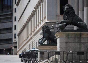 La mayoría de diputados y senadores no informan de sus reuniones con ‘lobbies’