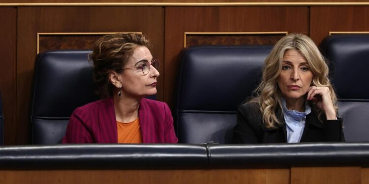 PSOE y Sumar exploran una vía intermedia en la tributación del SMI para evitar una guerra en el Gobierno