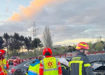 Herido grave un joven de 24 años tras chocar su coche contra una rotonda en Pozuelo de Alarcón