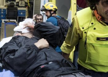 La Audiencia de Barcelona rechaza la amnistía para los cuatro policías que mutilaron a Roger Español el 1-O y los envía a juicio