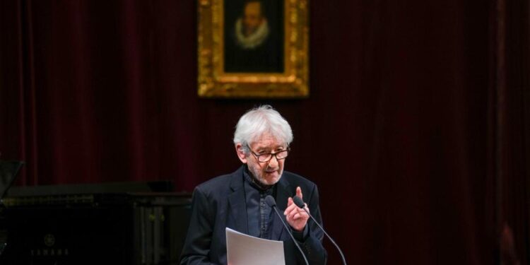 Serrat, Sacristán y Mayorga ponen voz al emocionante homenaje de la RAE a Antonio Machado