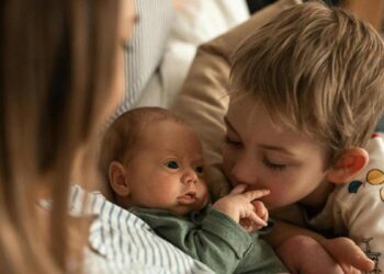 ‘Vas a tener un hermanito’: cómo gestionar los celos