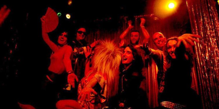 Vuelve ‘En Plan Travesti’: La historia de las fiestas que convirtieron Madrid en un escenario ‘drag’ y que regresan este domingo tras años de parón