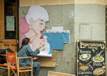 Así son los nuevos murales que adornan las fachadas de Lavapiés