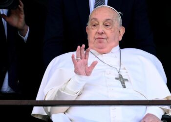 El médico que trató al papa: ‘Tuvimos que elegir entre dejarlo ir o probar con todo’