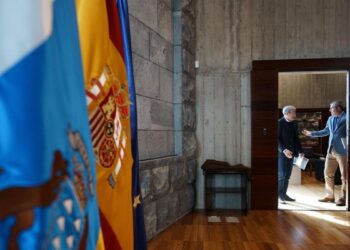 El PP se ata a Vox y radicaliza su oposición al reparto de menores