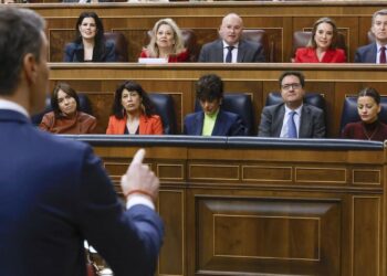 Sánchez y Feijóo chocan por la ‘negligencia de Mazón’ y el ‘uso’ de Telefónica para ‘extorsionar’ a los medios tras la reunión por Prisa