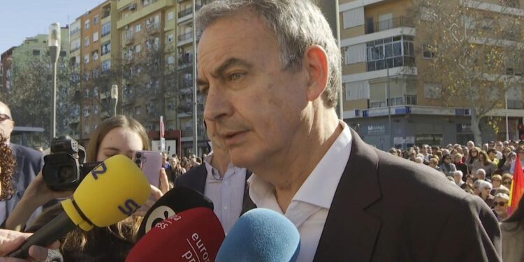 Zapatero ve ‘muy positivo’ el acuerdo con Junts para ‘el desarrollo de la Constitución’