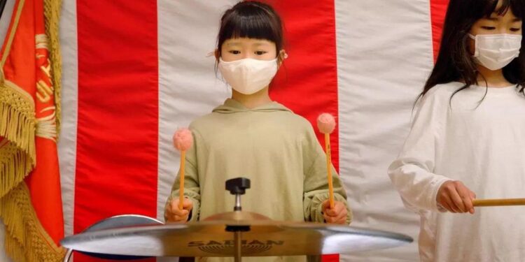 ‘Instruments of a beating heart’, nominado al Oscar, muestra la enseñanza de música en las escuelas japonesas