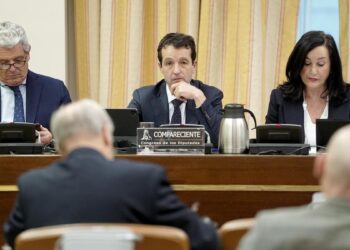 Escribano (Indra) defiende “nacionalizar” Santa Bárbara o, si no se vende, competir contra ella con otra fábrica de blindados en Asturias