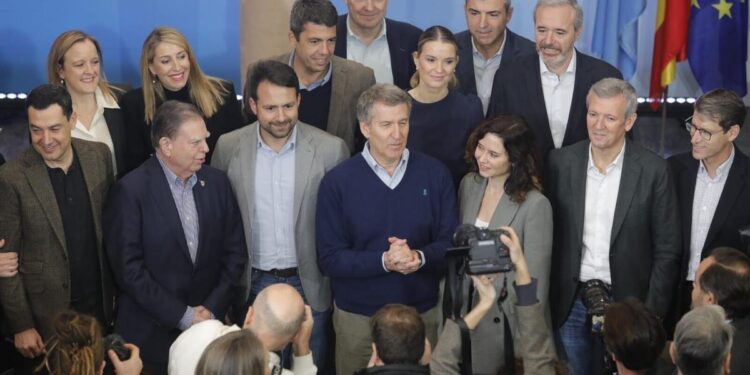 El acuerdo migratorio del Gobierno con Junts aleja aún más a las CCAA del PP para el reparto de los menores