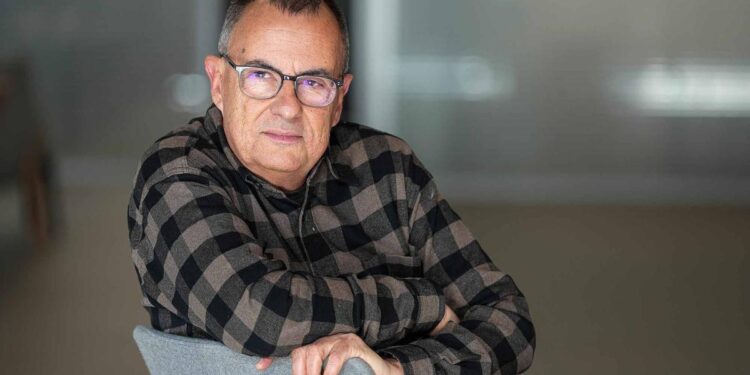 Rafael Vallbona, un contador de historias todoterreno: ‘A la hora de escribir soy estajanovista’