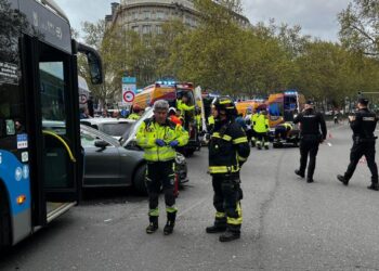 Un accidente múltiple en la Glorieta de Atocha deja a 17 personas atendidas, aunque sin lamentar heridos graves