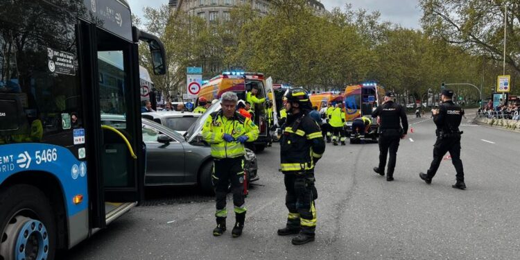 Un accidente múltiple en la Glorieta de Atocha deja a 17 personas atendidas, aunque sin lamentar heridos graves