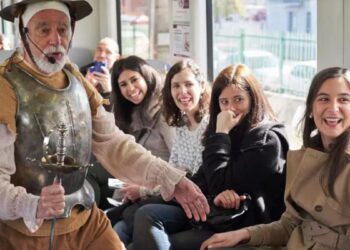 Empieza a rodar el Tren Cervantes, entre Madrid y Alcalá de Henares, que recorre los lugares claves del escritor