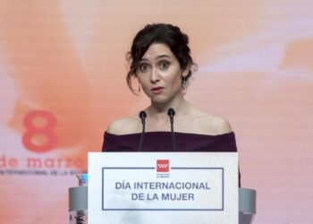 El Congreso debatirá si hay que investigar a Ayuso y su pareja por los contratos sanitarios con Quirón