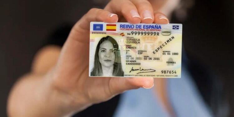 La Policía Nacional avisa: ya está disponible la app oficial para obtener el DNI digital