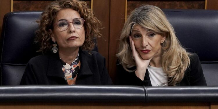 Montero y Díaz mantienen el pulso por la tributación del SMI: Sumar busca tumbar el veto de Hacienda con el PP