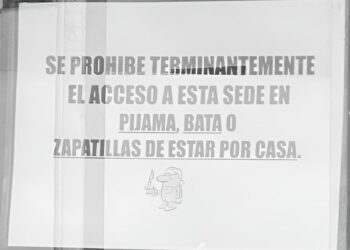 La polémica prohibición en un juzgado de España: ‘No se puede ir en pijama’