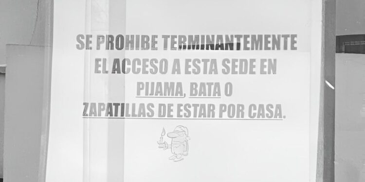 La polémica prohibición en un juzgado de España: ‘No se puede ir en pijama’