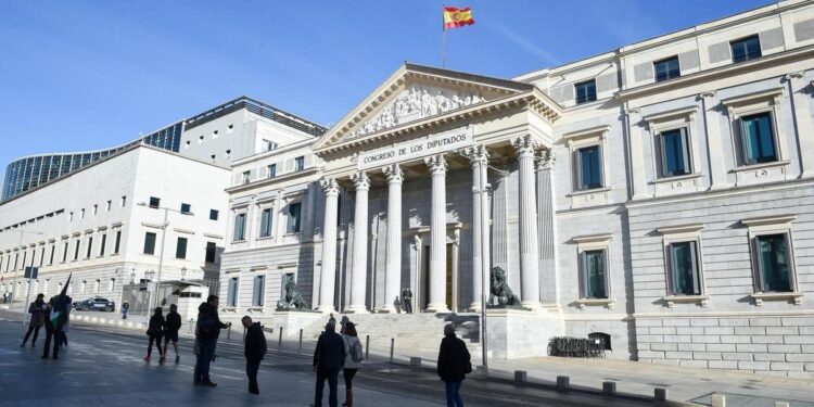 El Congreso fijará unas normas básicas de comportamiento ante el señalamiento a periodistas