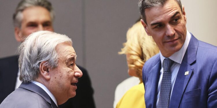 Sánchez rebaja el choque con Sumar por el plan de rearme a una “discrepancia histórica’ por su identidad y sin consecuencias