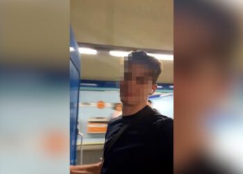 Multado el joven que se grabó subido en la parte trasera de un vagón de Metro de Madrid
