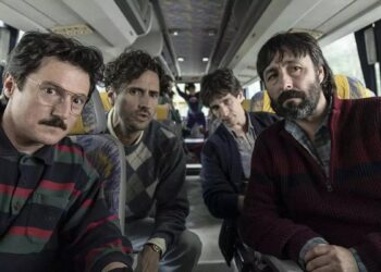 Crítica de ‘Los aitas’ de Borja Cobeaga: Padres, hijas, sarcasmo, ternura